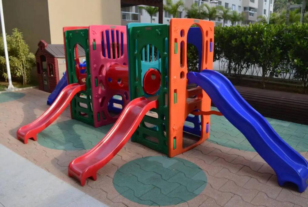 Excelente apartamento a 5 minutos da praia e shopping