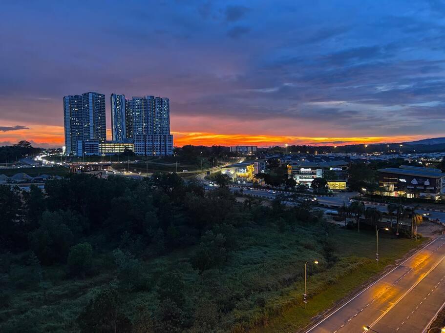 Luxury Studio at D Secret Garden - Johor Bahru, UTM, Setia Tropika, Kempas, Paradigm Mall, Mid Valley- 1-3 Pax, Business Trip Welcome