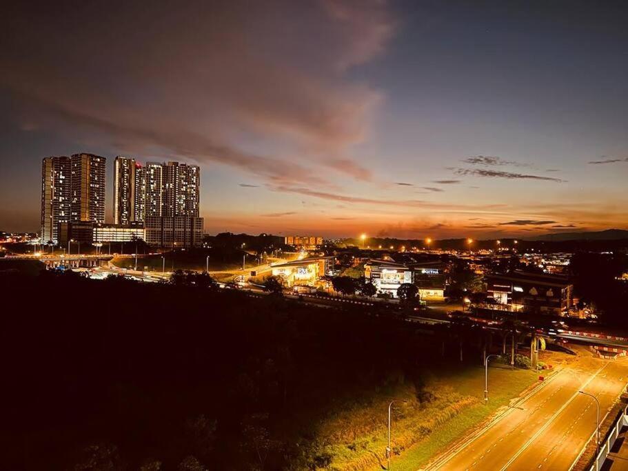 Luxury Studio at D Secret Garden - Johor Bahru, UTM, Setia Tropika, Kempas, Paradigm Mall, Mid Valley- 1-3 Pax, Business Trip Welcome