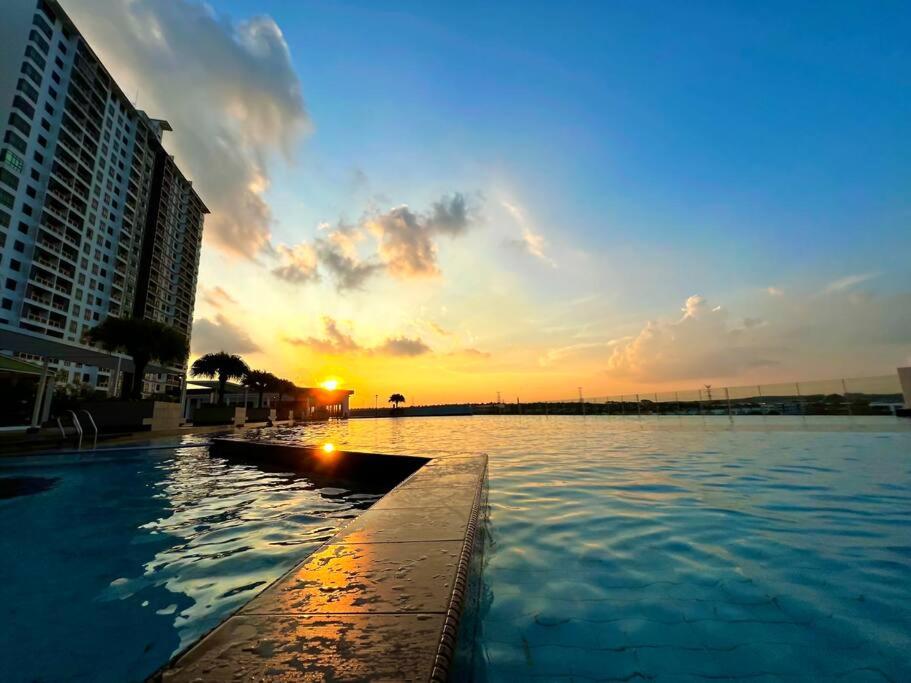 Luxury Studio at D Secret Garden - Johor Bahru, UTM, Setia Tropika, Kempas, Paradigm Mall, Mid Valley- 1-3 Pax, Business Trip Welcome