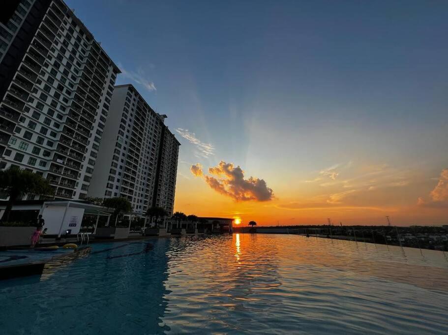 Luxury Studio at D Secret Garden - Johor Bahru, UTM, Setia Tropika, Kempas, Paradigm Mall, Mid Valley- 1-3 Pax, Business Trip Welcome