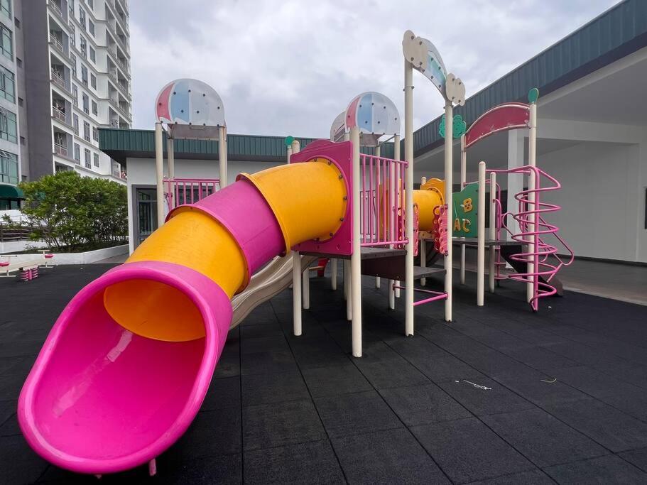 Luxury Studio at D Secret Garden - Johor Bahru, UTM, Setia Tropika, Kempas, Paradigm Mall, Mid Valley- 1-3 Pax, Business Trip Welcome