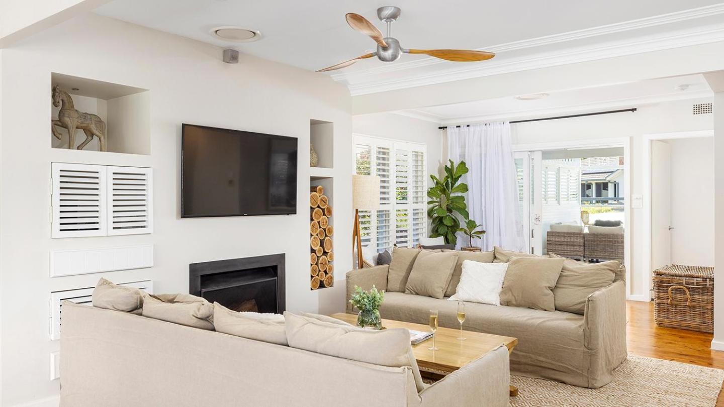Dutchie's Beach Oasis - Private Home with Pool, Walk to Beach