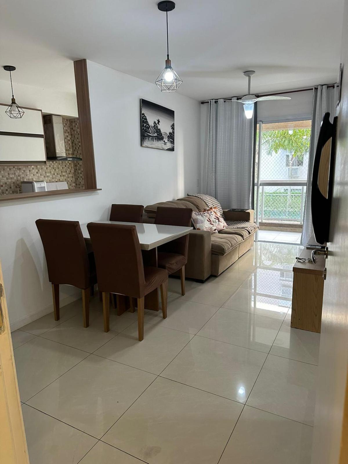 Excelente apartamento a 5 minutos da praia e shopping