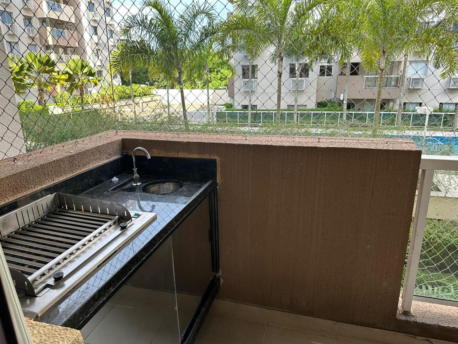 Excelente apartamento a 5 minutos da praia e shopping