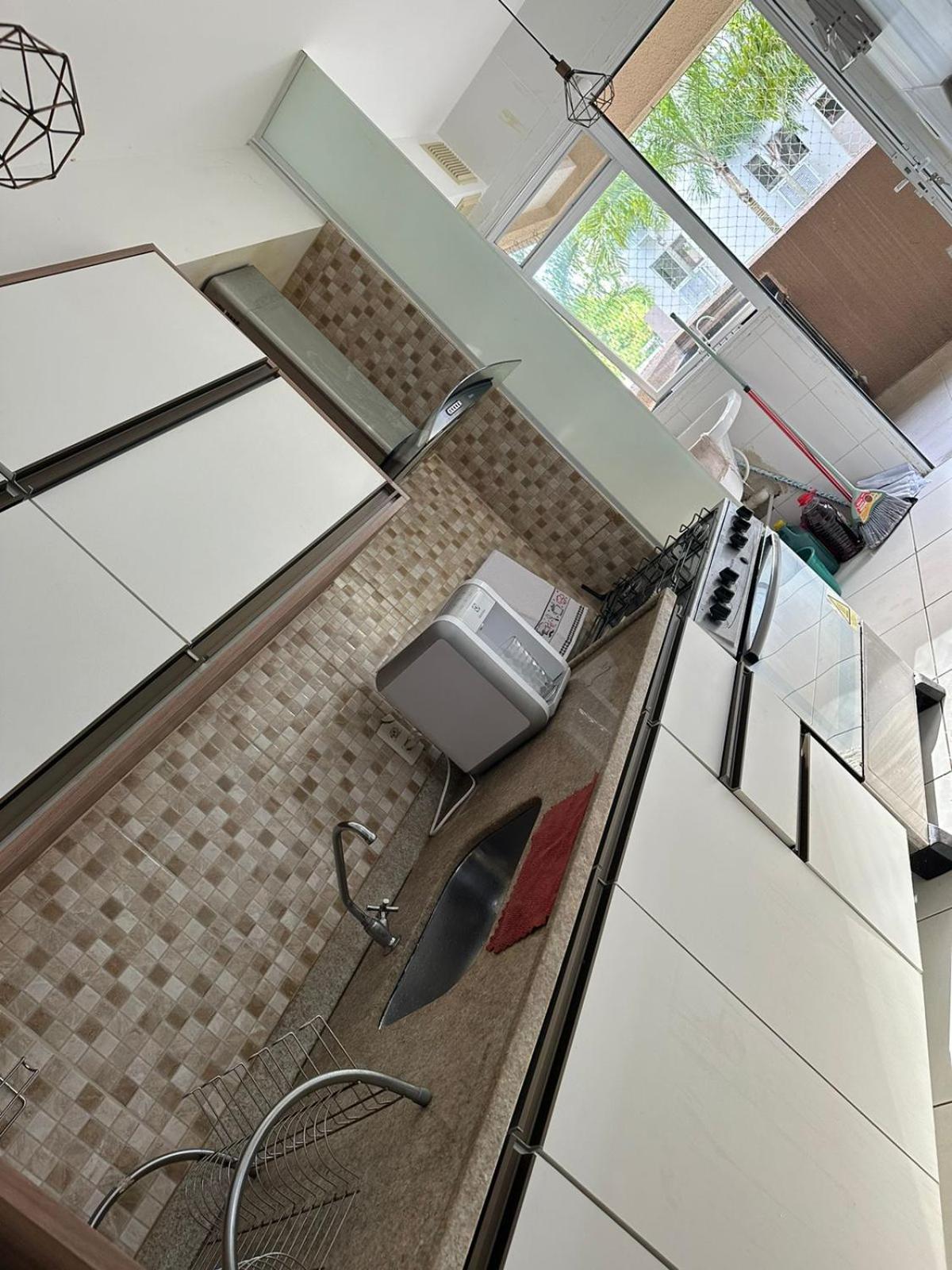 Excelente apartamento a 5 minutos da praia e shopping