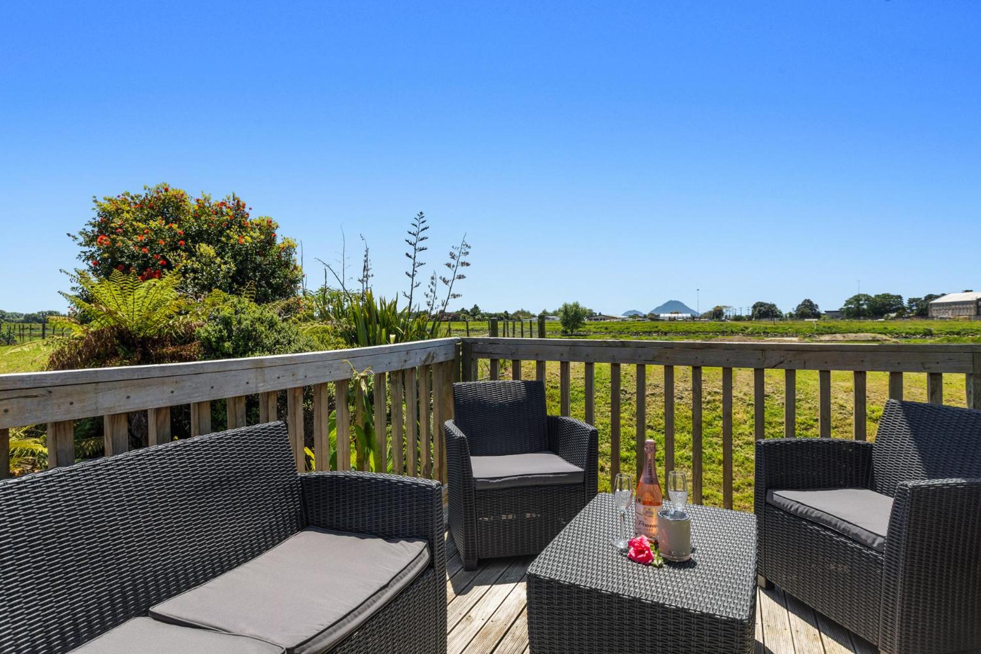 Heavenly on Riverside - Whakatāne Holiday Home view 2