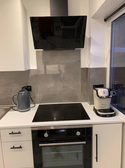 Apartment C, a one bedroom Flat in south London