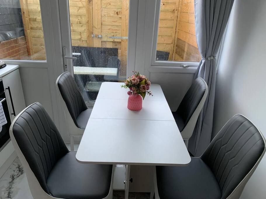 Apartment C, a one bedroom Flat in south London, photo 13