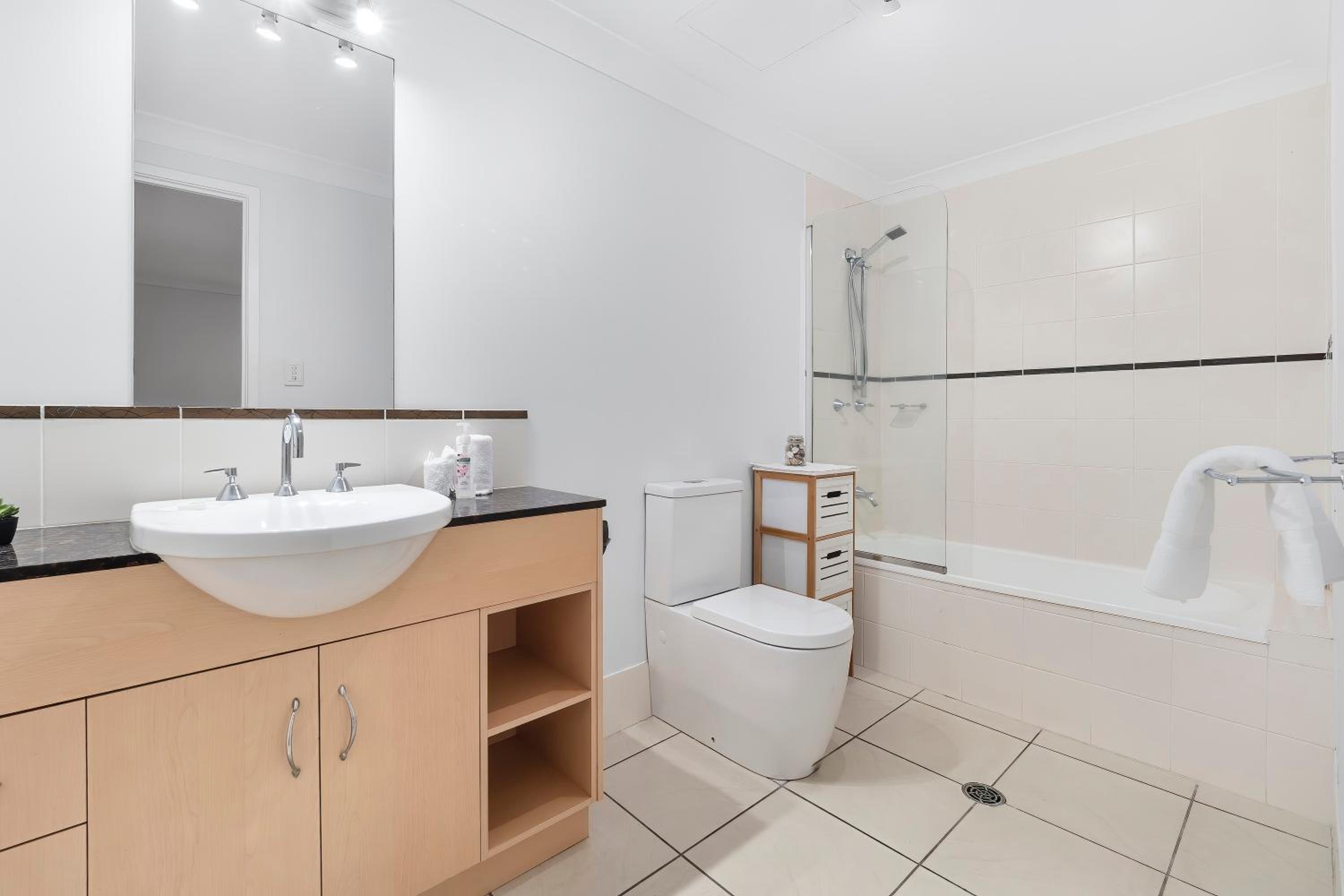 Spacious 3 Bedroom Townhouse in Cairns City