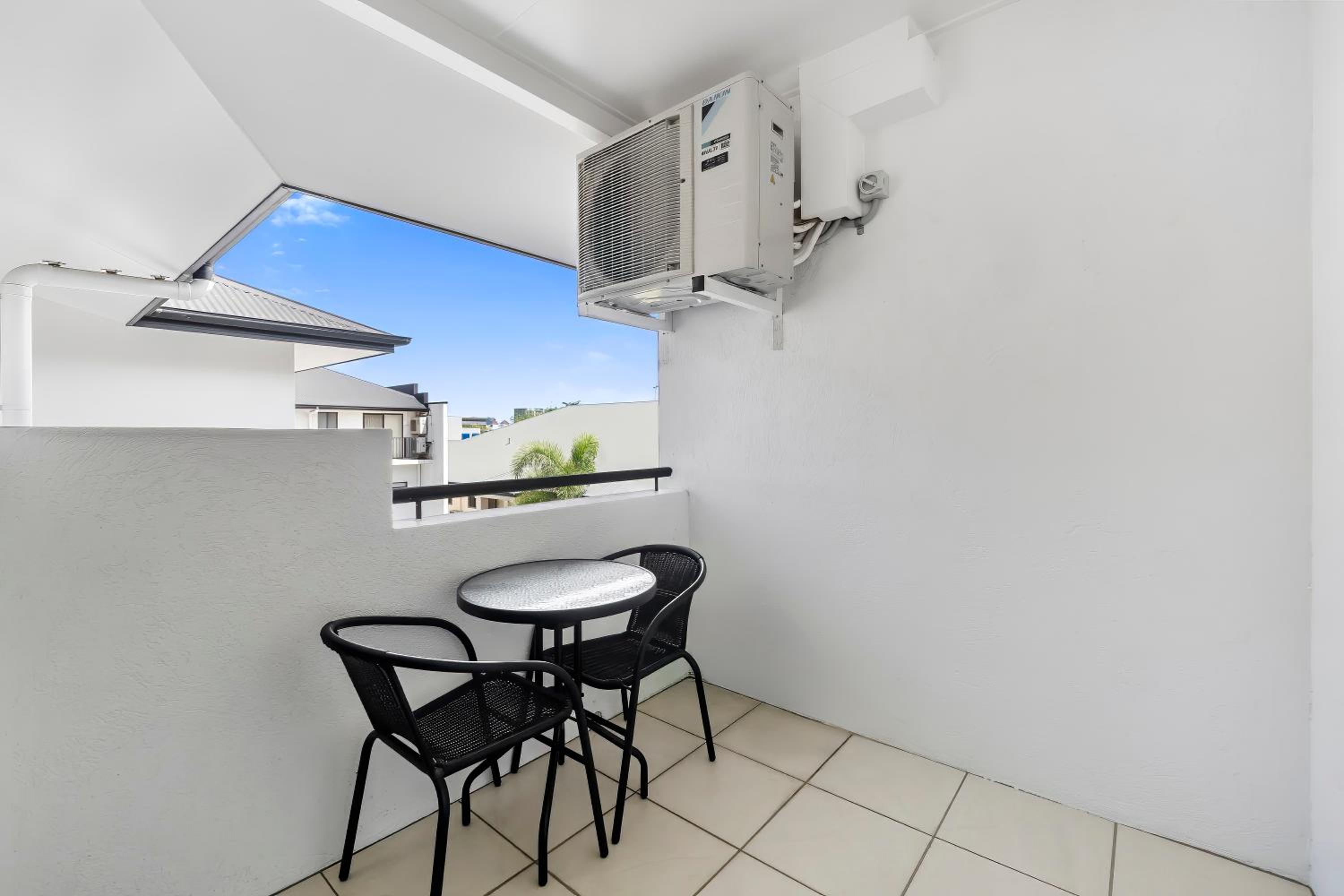 Spacious 3 Bedroom Townhouse in Cairns City