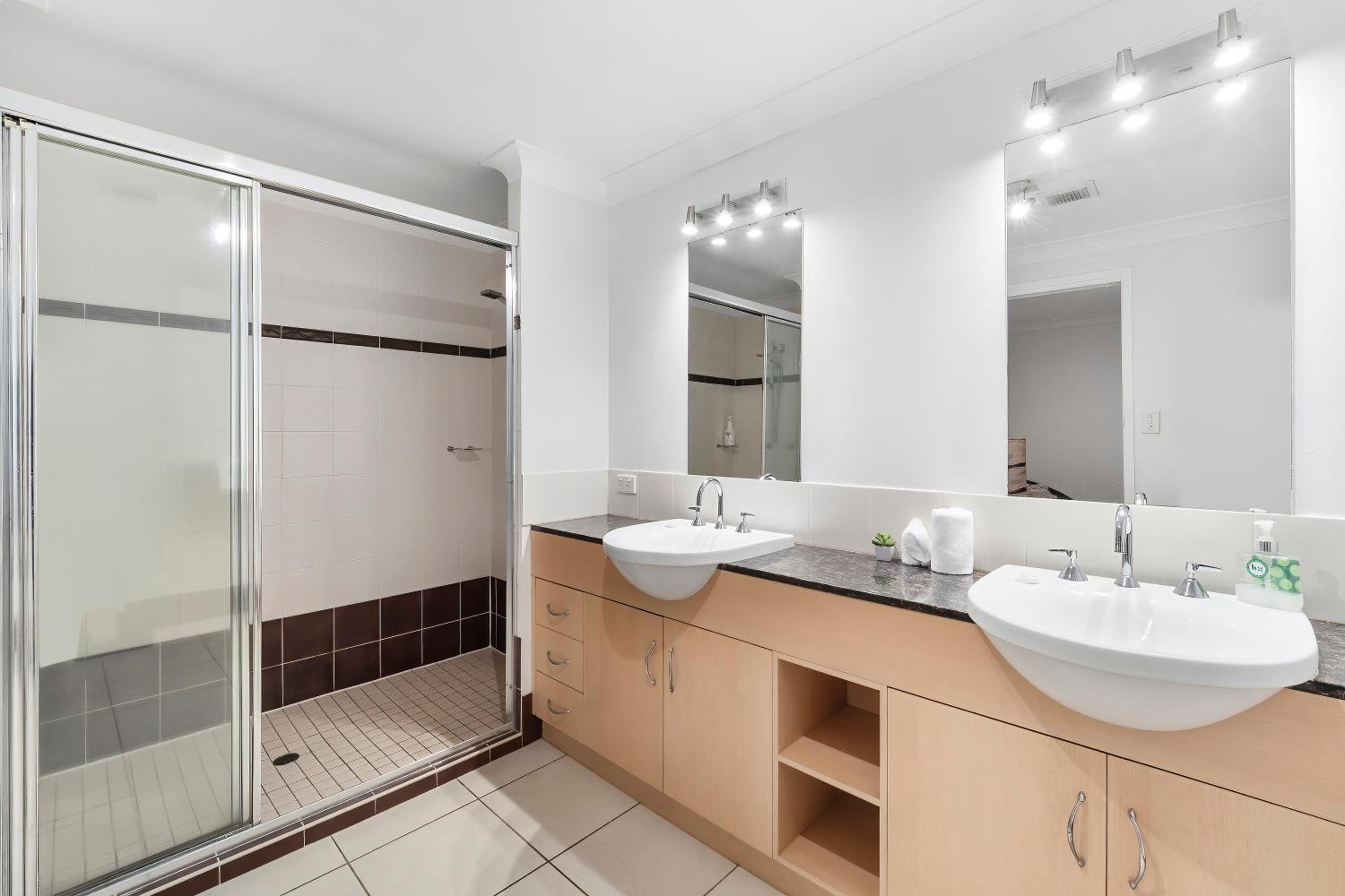 Spacious 3 Bedroom Townhouse in Cairns City