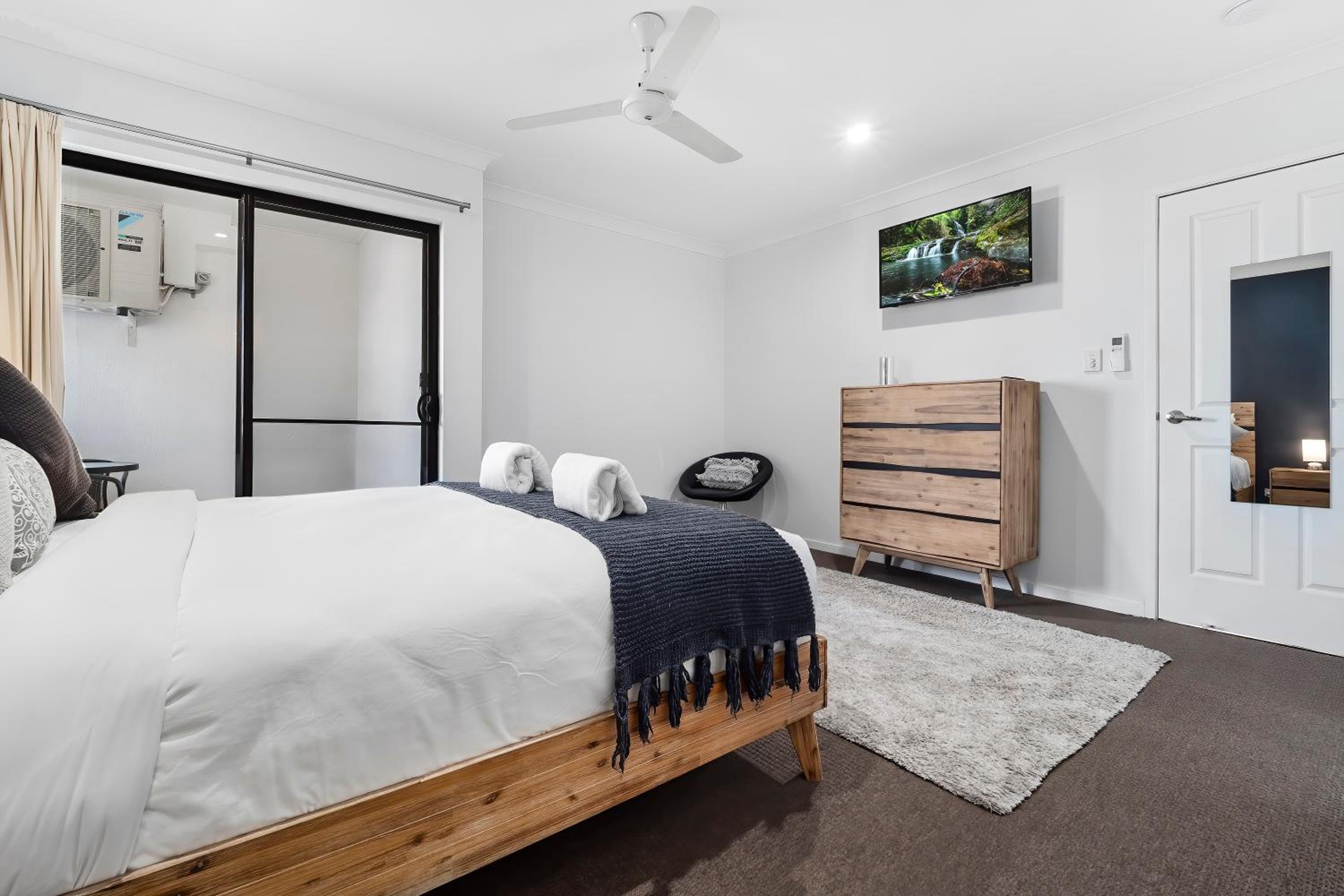Spacious 3 Bedroom Townhouse in Cairns City