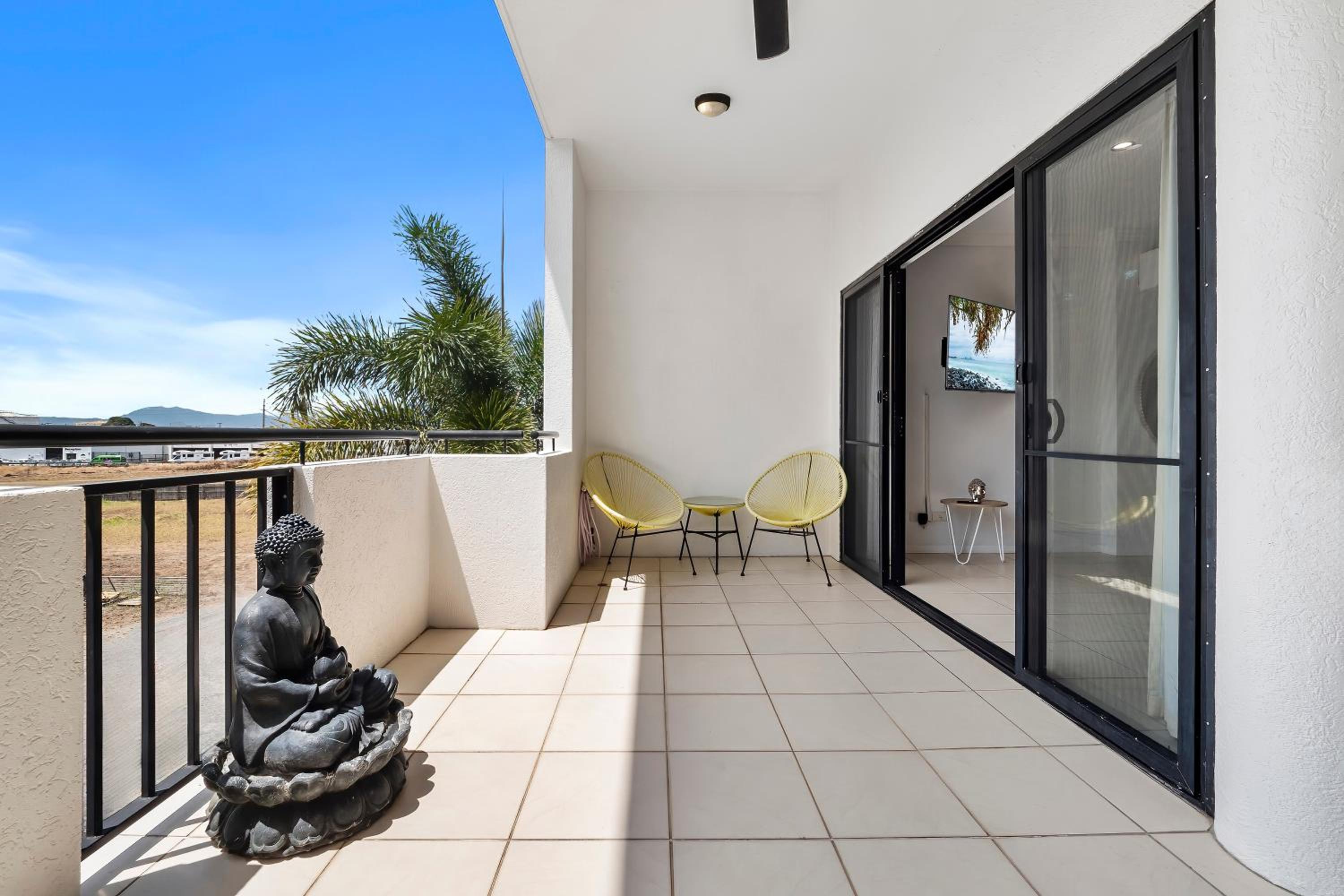 Spacious 3 Bedroom Townhouse in Cairns City