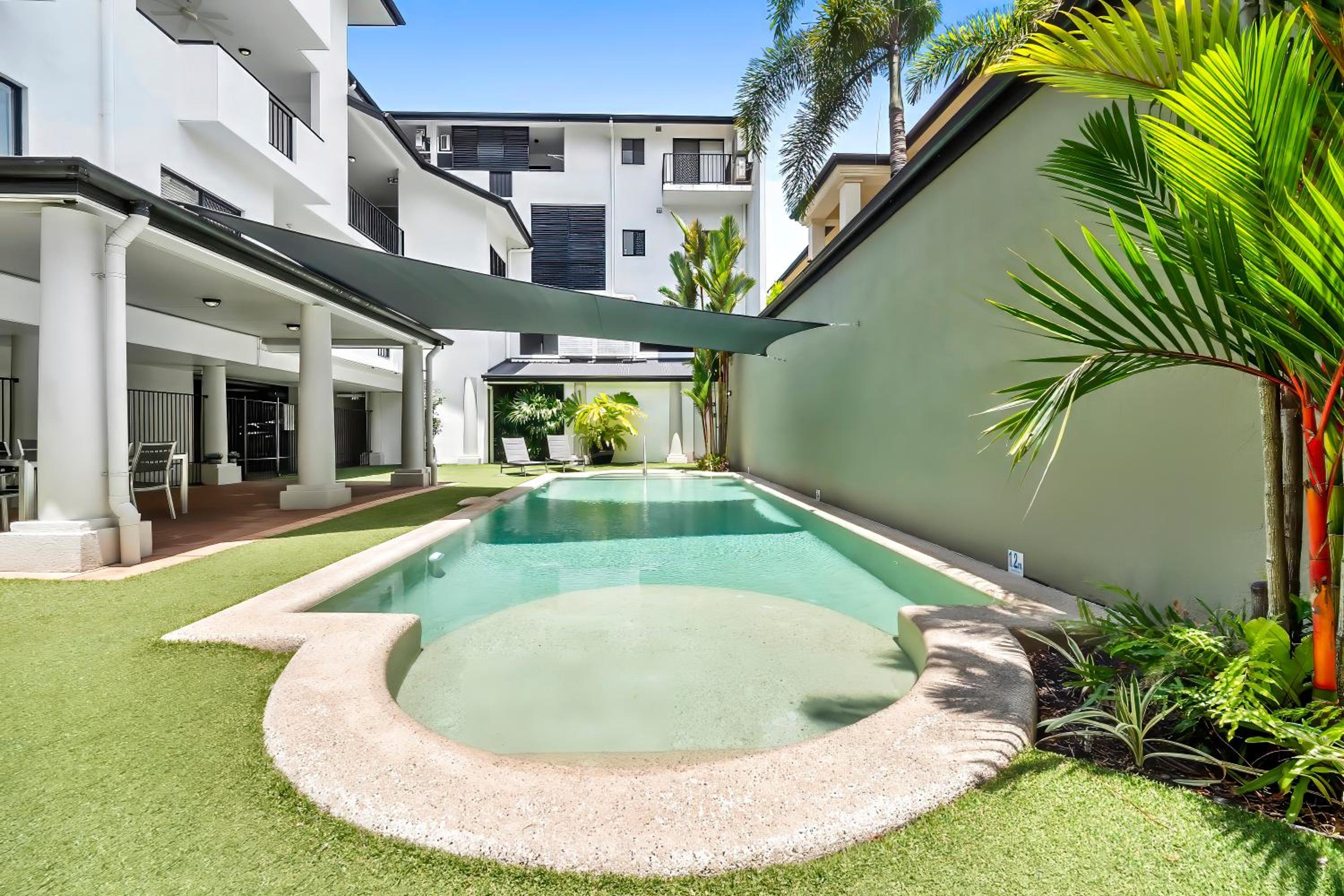 Spacious 3 Bedroom Townhouse in Cairns City