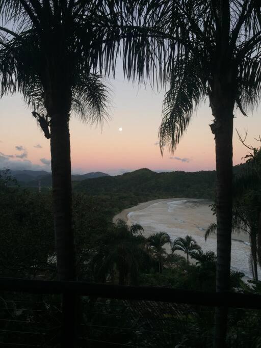 Casa 7 Suítes com Vista para o Mar - Praia Barra do Sahy