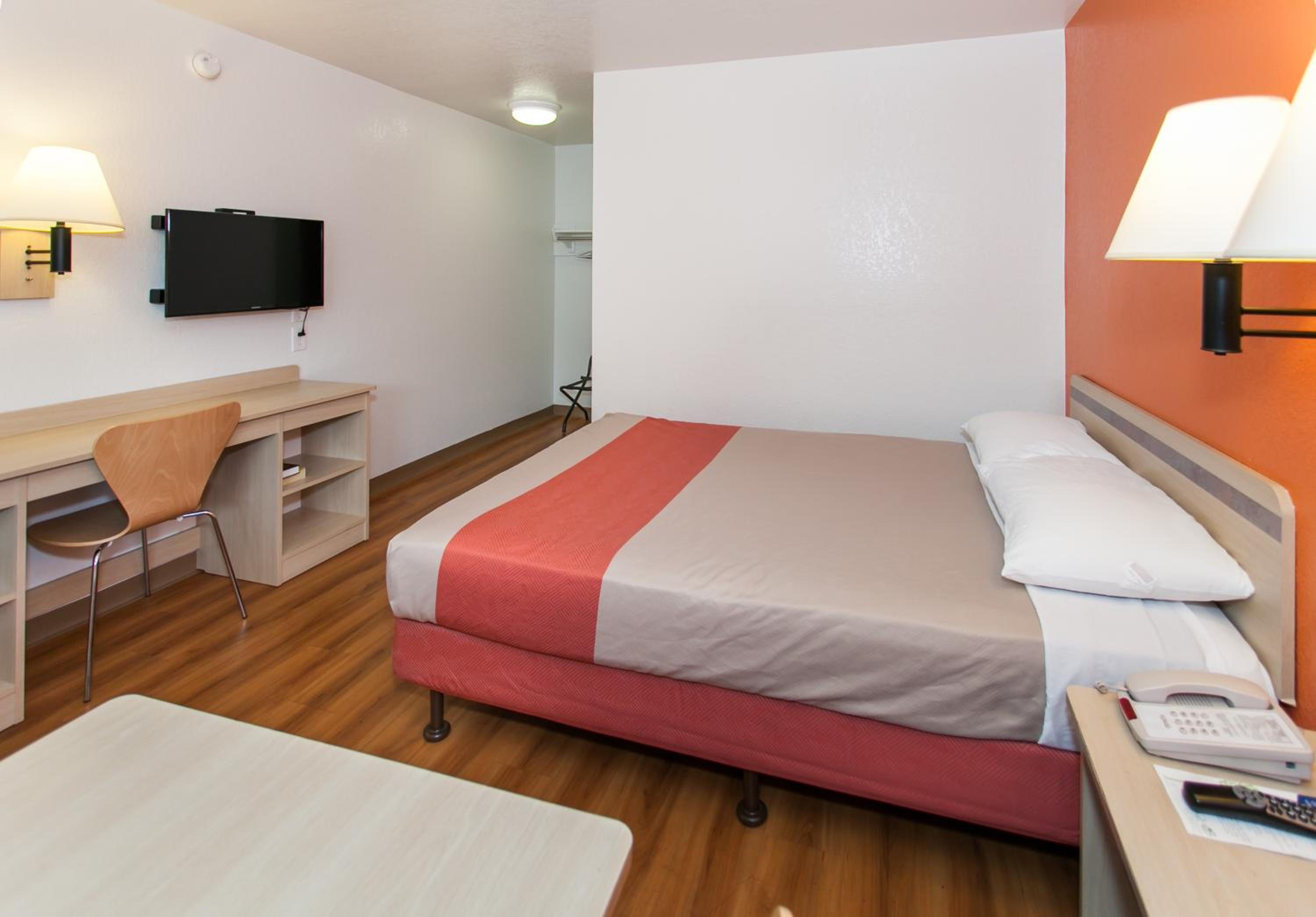 Rosemead Vacations - Motel 6-Rosemead, CA - Los Angeles - Property Image 12