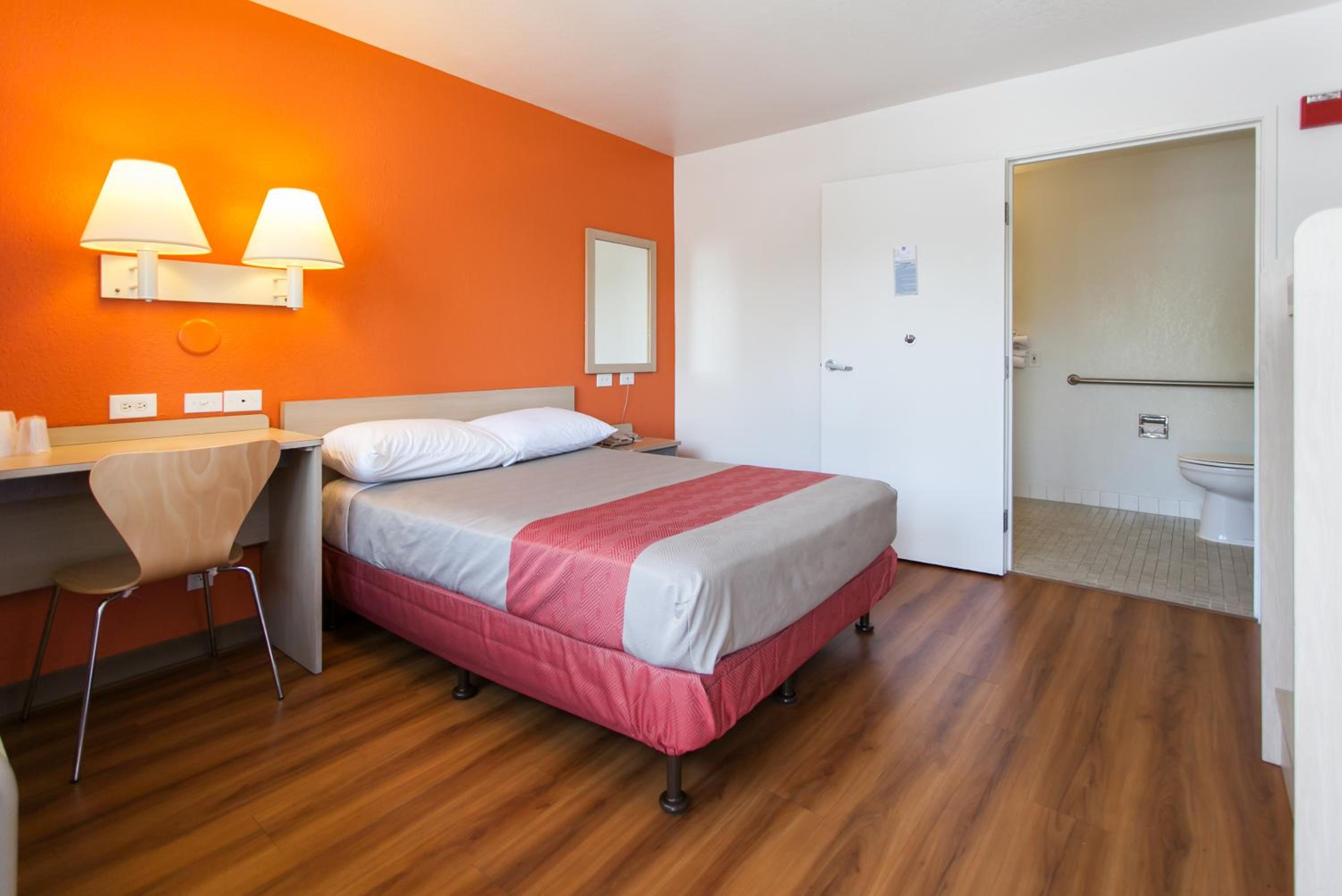 Rosemead Vacations - Motel 6-Rosemead, CA - Los Angeles - Property Image 22
