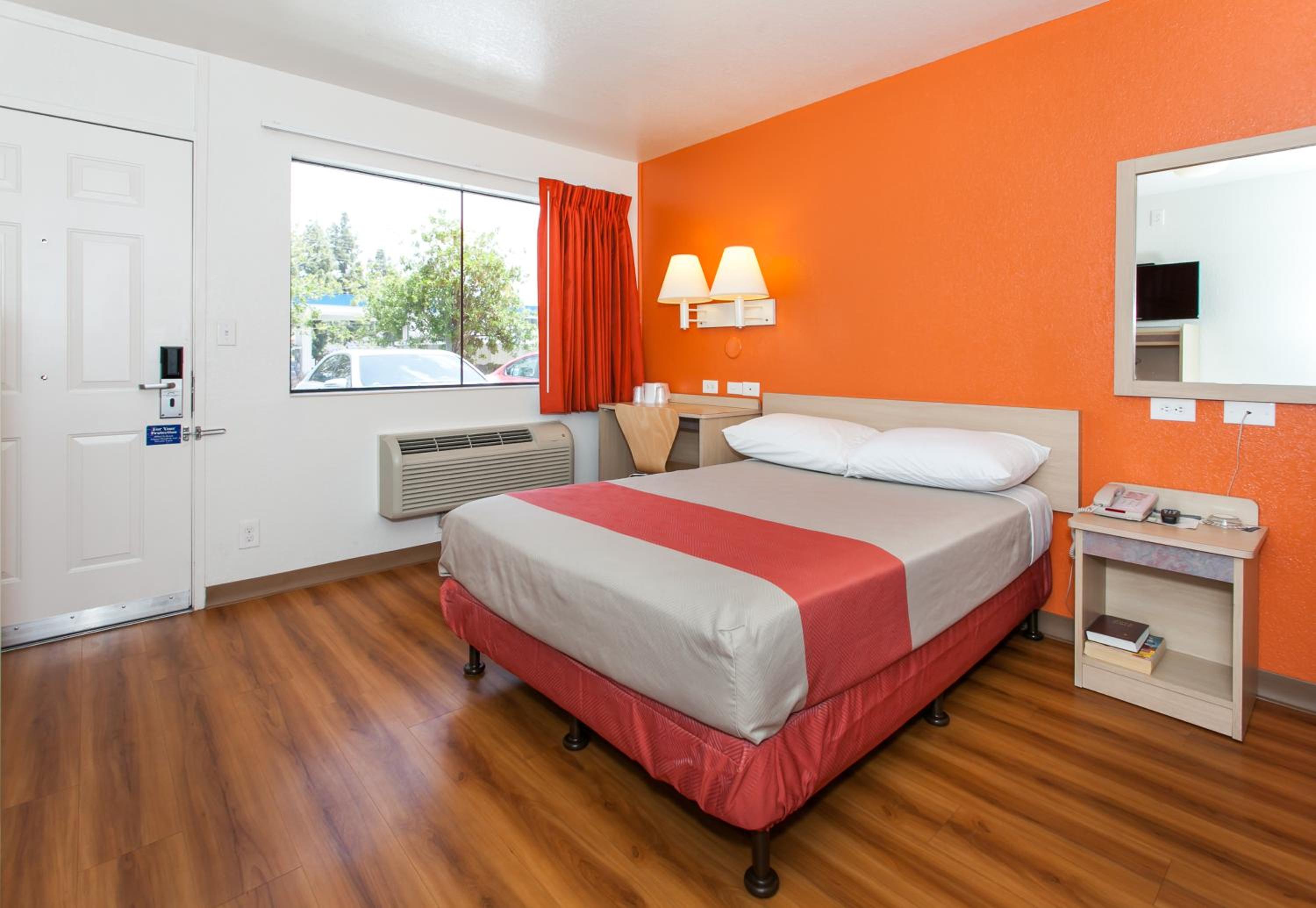 Rosemead Vacations - Motel 6-Rosemead, CA - Los Angeles - Property Image 25