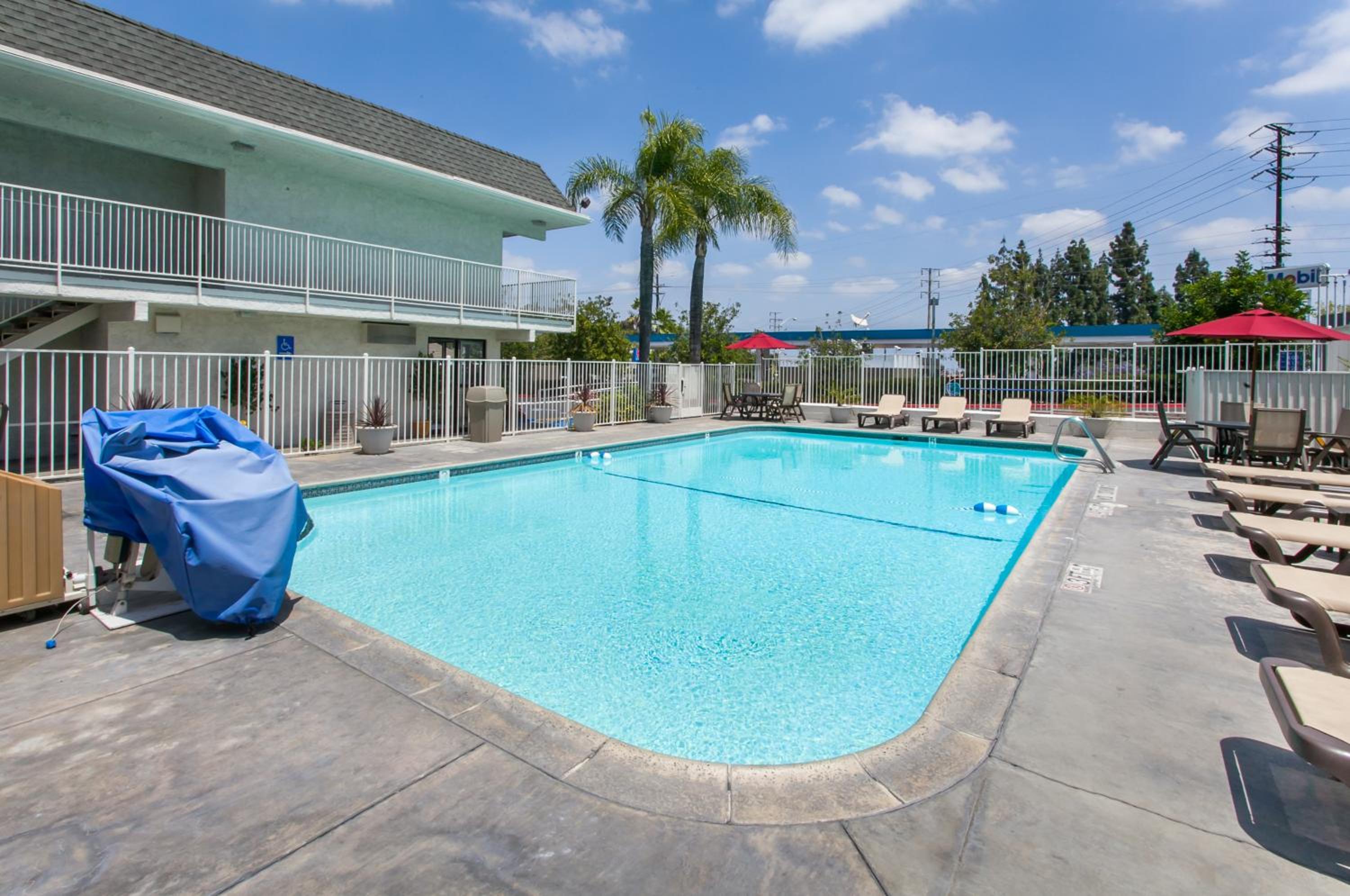 Rosemead Vacations - Motel 6-Rosemead, CA - Los Angeles - Property Image 7