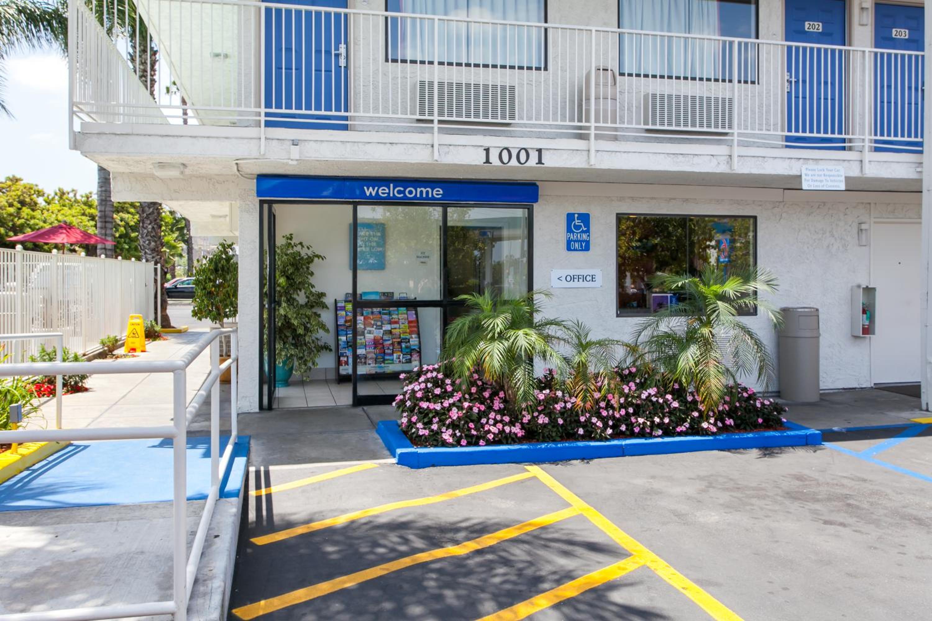 Rosemead Vacations - Motel 6-Rosemead, CA - Los Angeles - Property Image 3