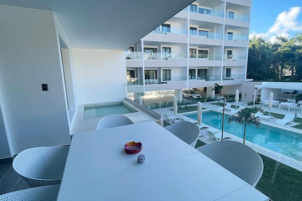 Tropical Deluxe 2 Bedroom Unit with Picuzzi view 5