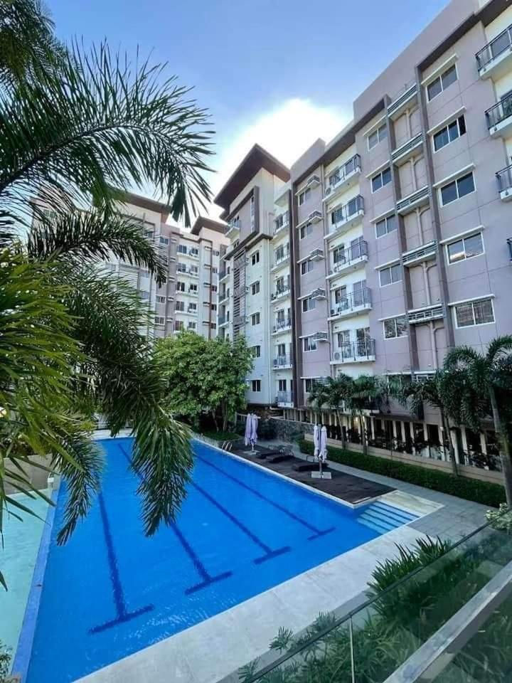 Quiet and spacious condo wid fast internet connection with Netflix view 4