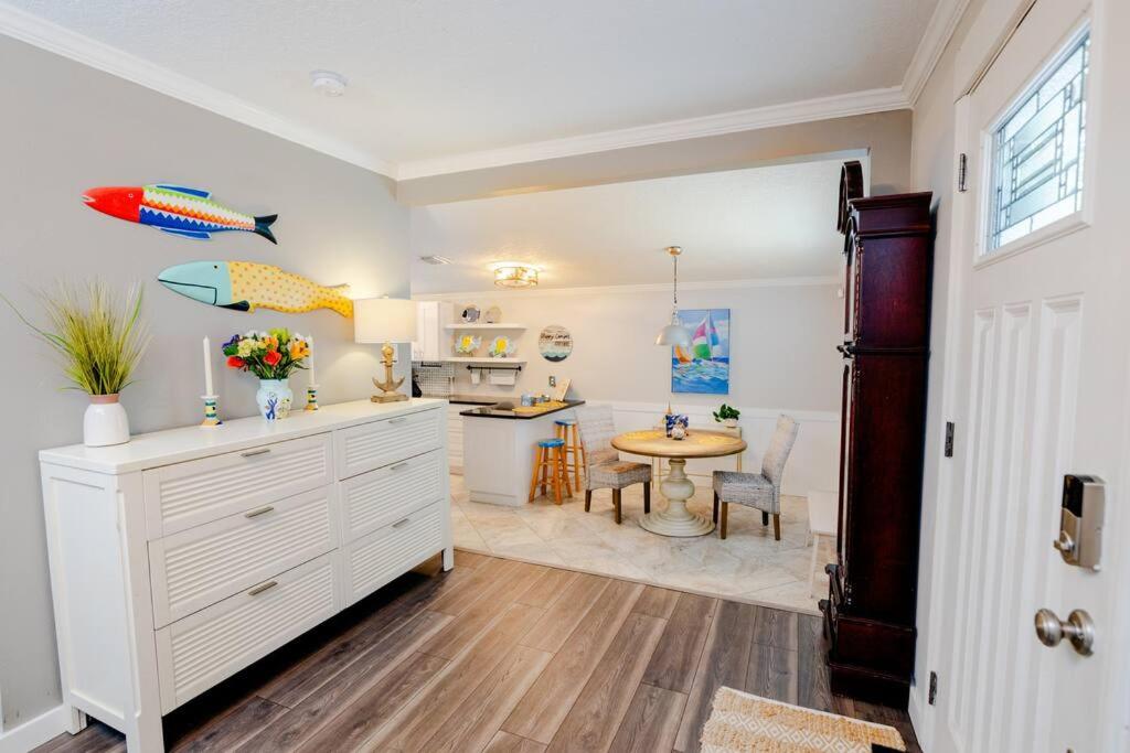 Happy Camper Cottage - Cozy Oasis with Hot Tub view 2