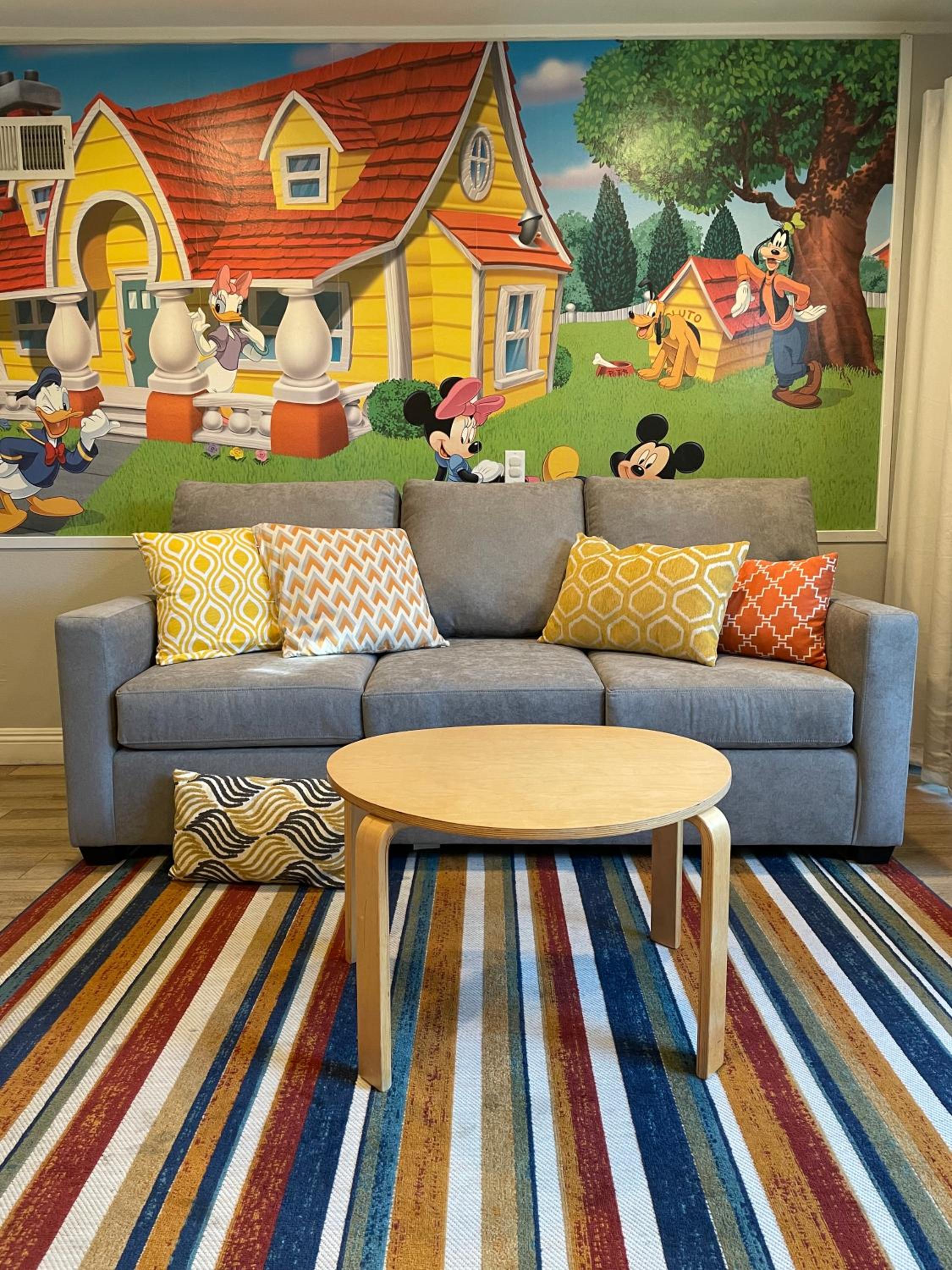 Orange County/Anaheim Vacations - MAGICAL Xcape, POOLS-SPA, WALK 2 DISNEY, CENTRAL AC-HEAT, FULLY EQUIPPED, 2 FREE PARKING SPACES, OWNER MGMT - Property Image 31