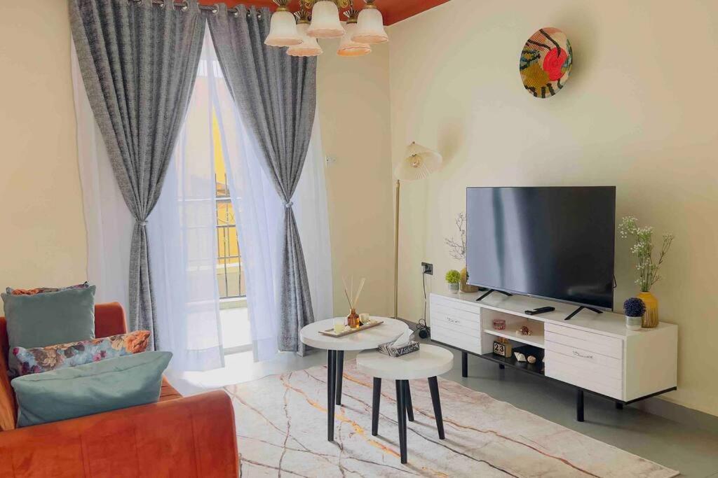 Cozy Apt, Near Acacia Mall, UnLtd WIFI, Netflix,