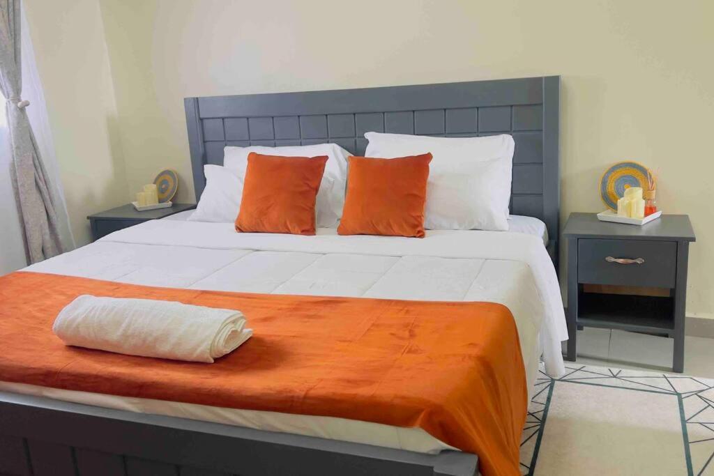 Cozy Apt, Near Acacia Mall, UnLtd WIFI, Netflix,