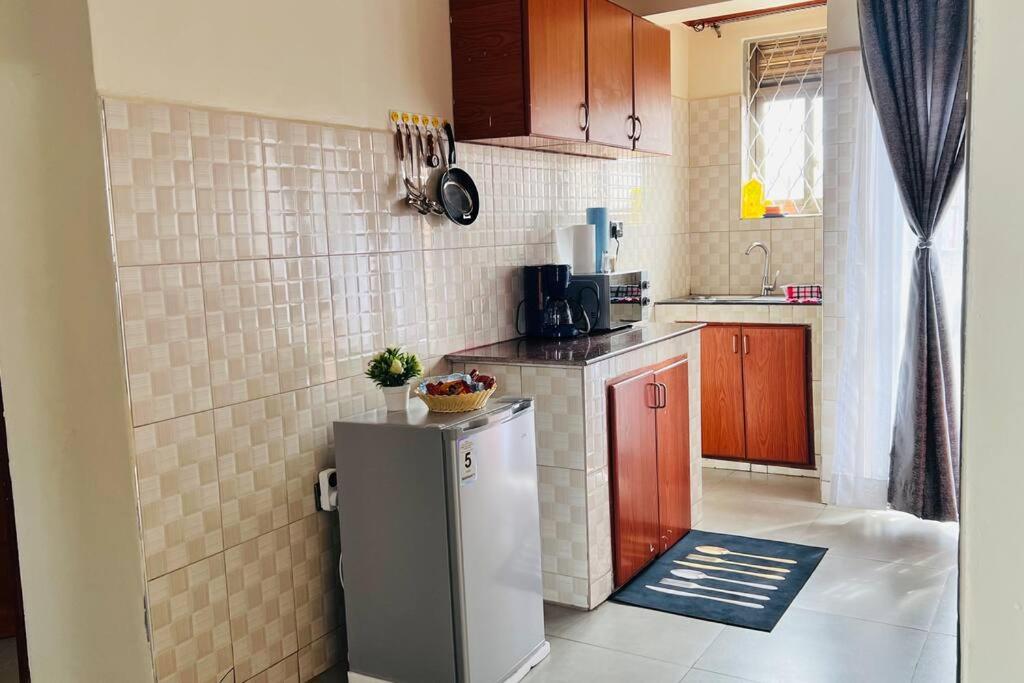 Cozy Apt, Near Acacia Mall, UnLtd WIFI, Netflix,