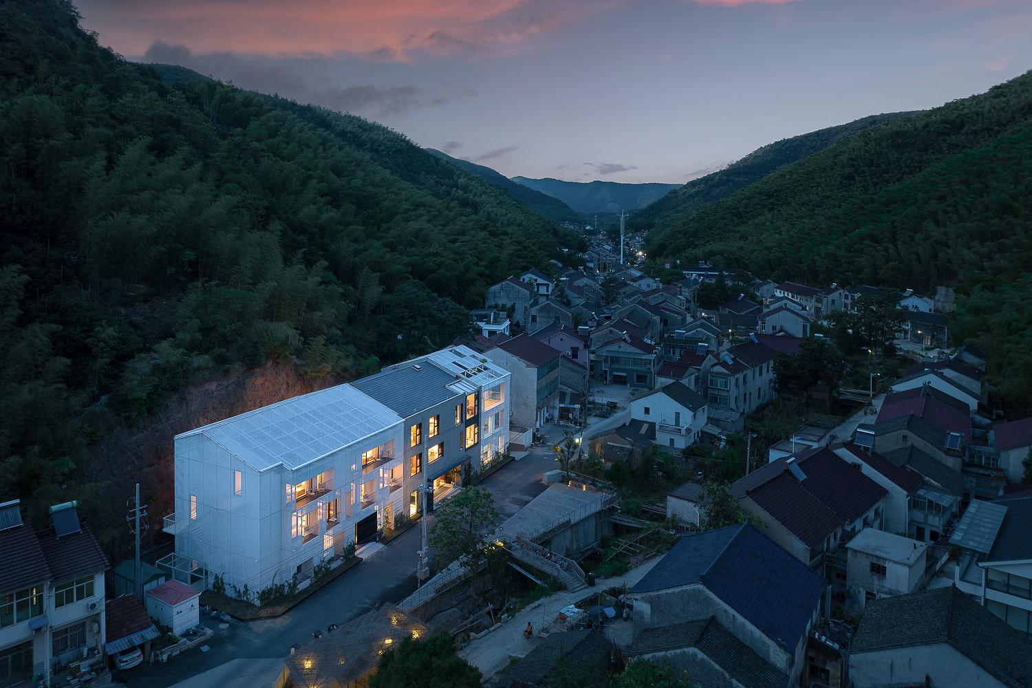 Tingjian Twenty-three Bay Rock Wall Private Soup Designer Homestay