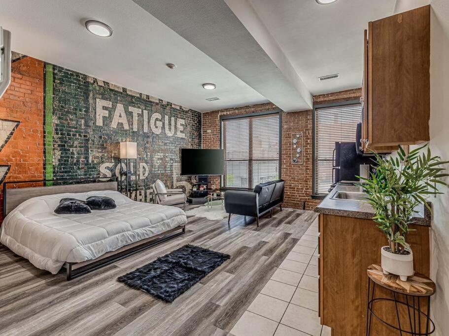 Deluxe Studio in Historic Downtown Building! view 3