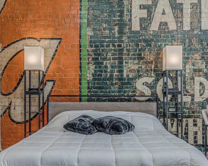 Deluxe Studio in Historic Downtown Building! view 4