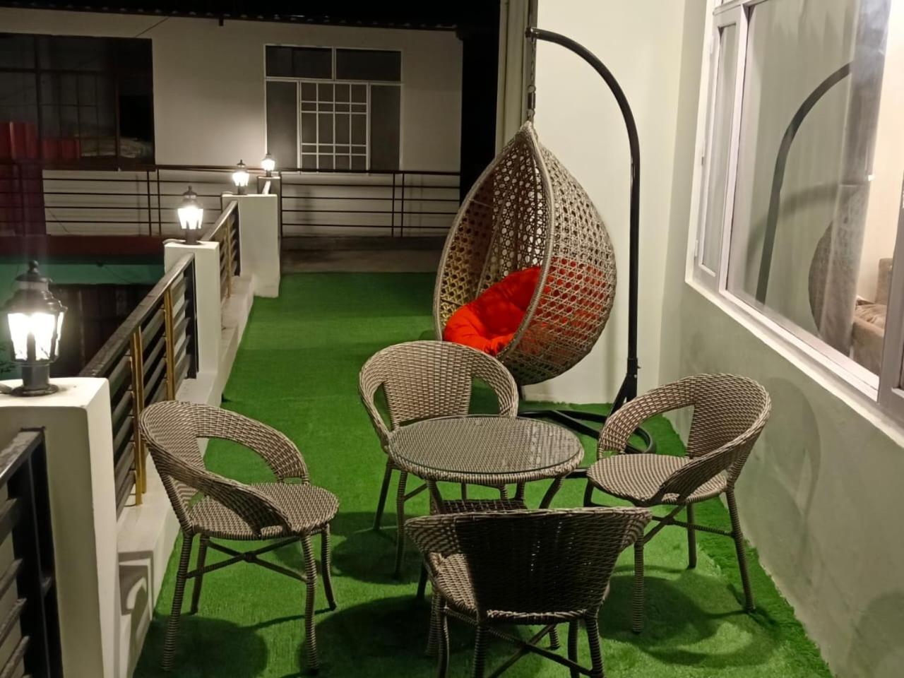 Myst Asthetic Stays view 2