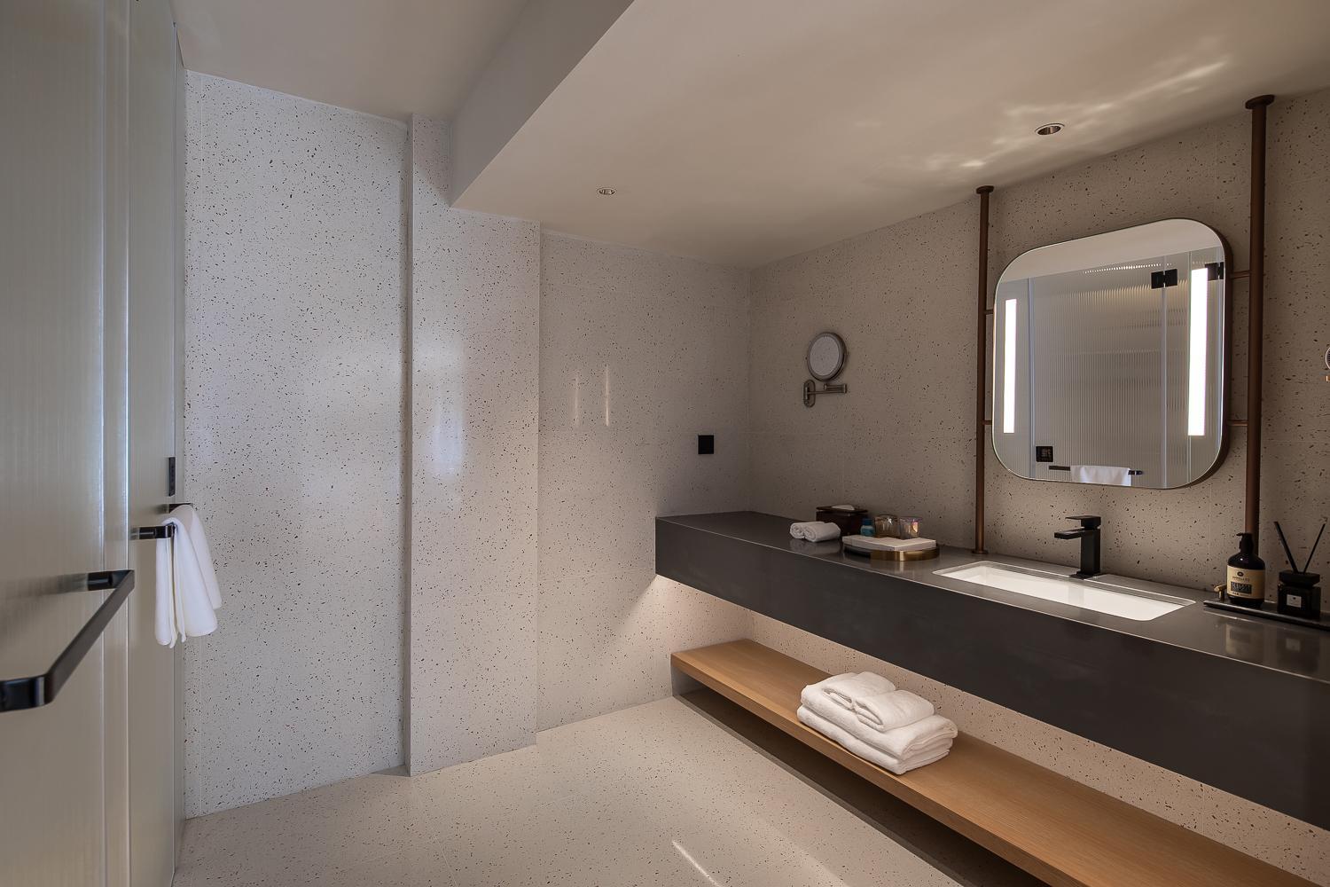 Tingjian Twenty-three Bay Rock Wall Private Soup Designer Homestay