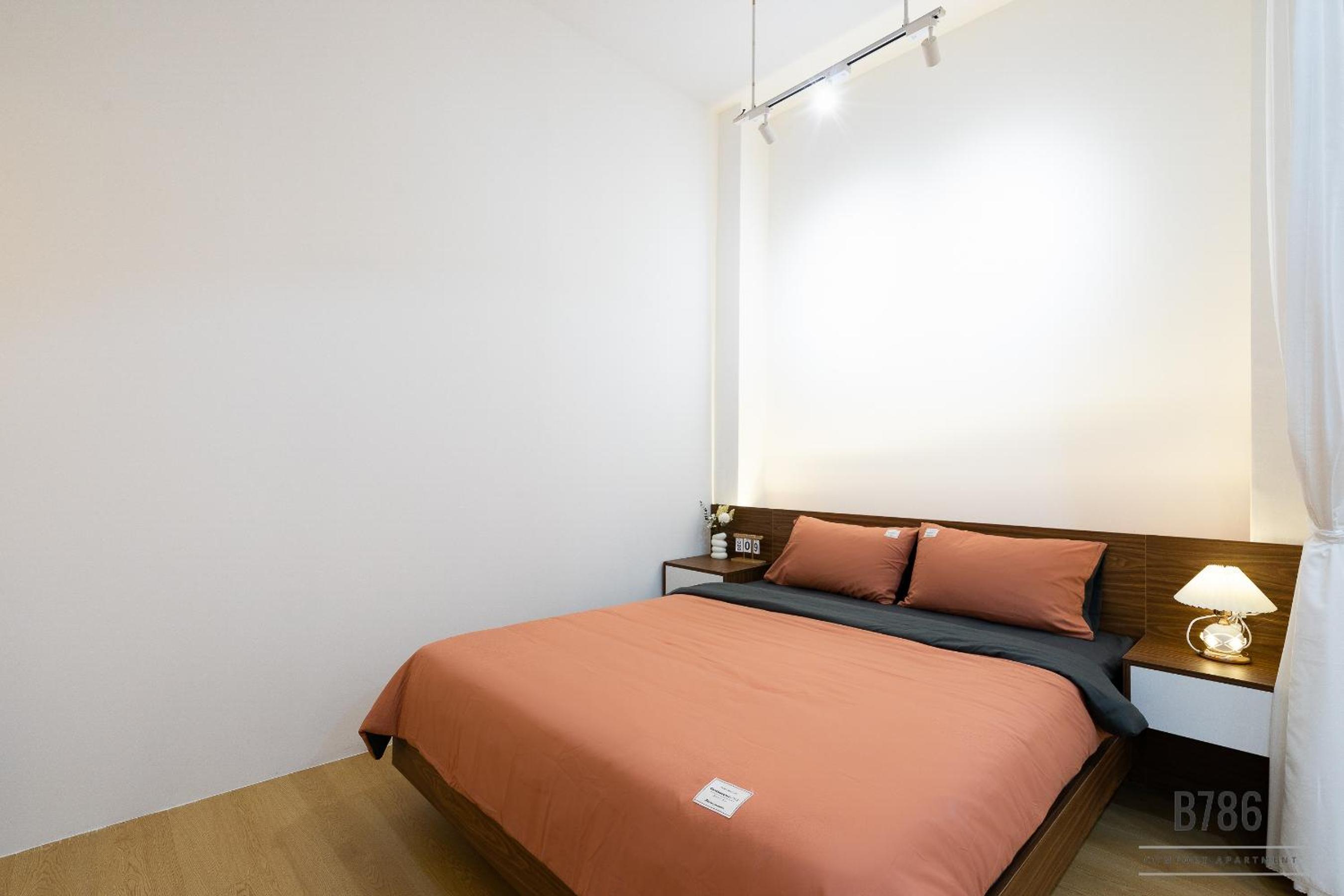B786 Airport Homestay