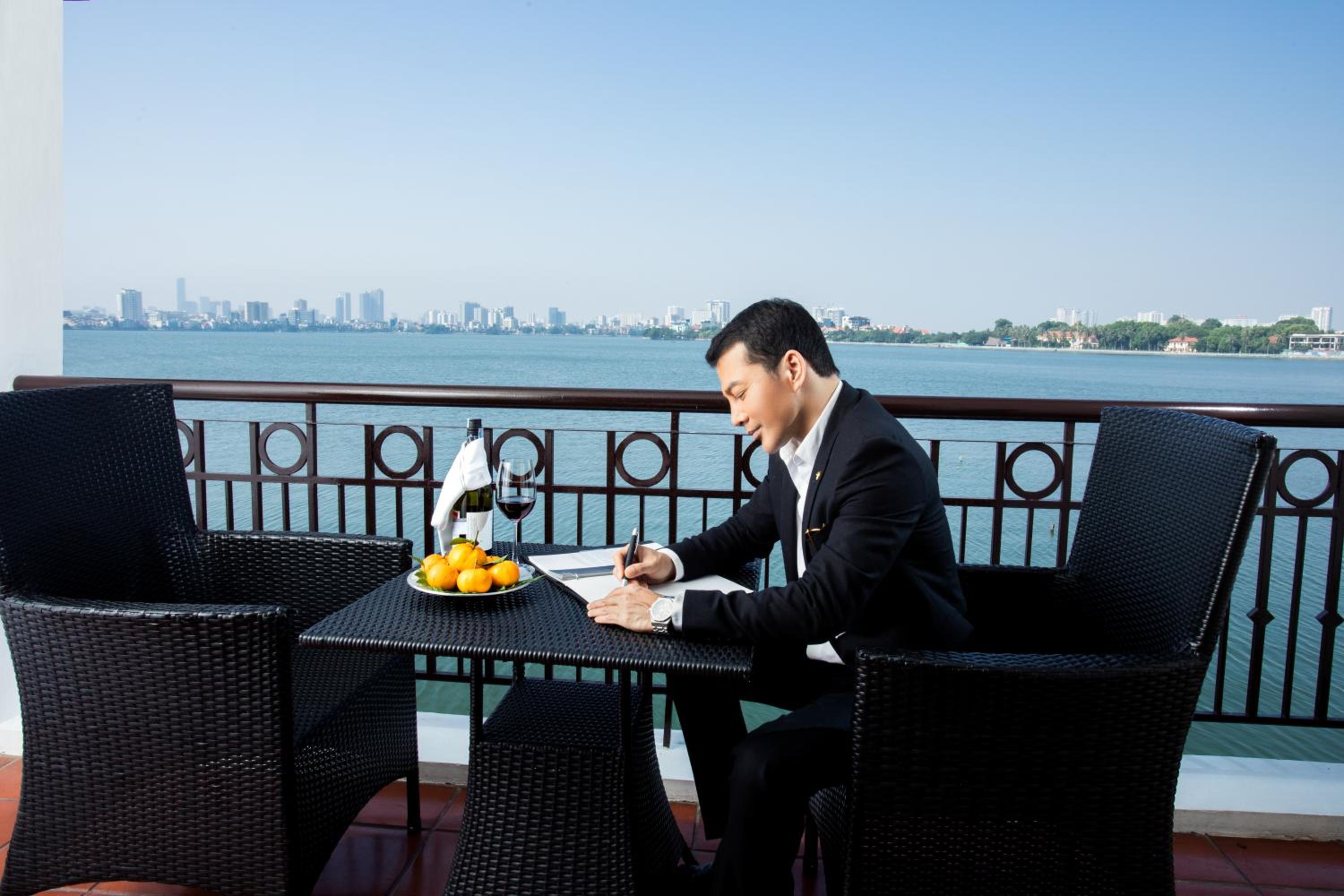 InterContinental Hanoi Westlake by IHG 11