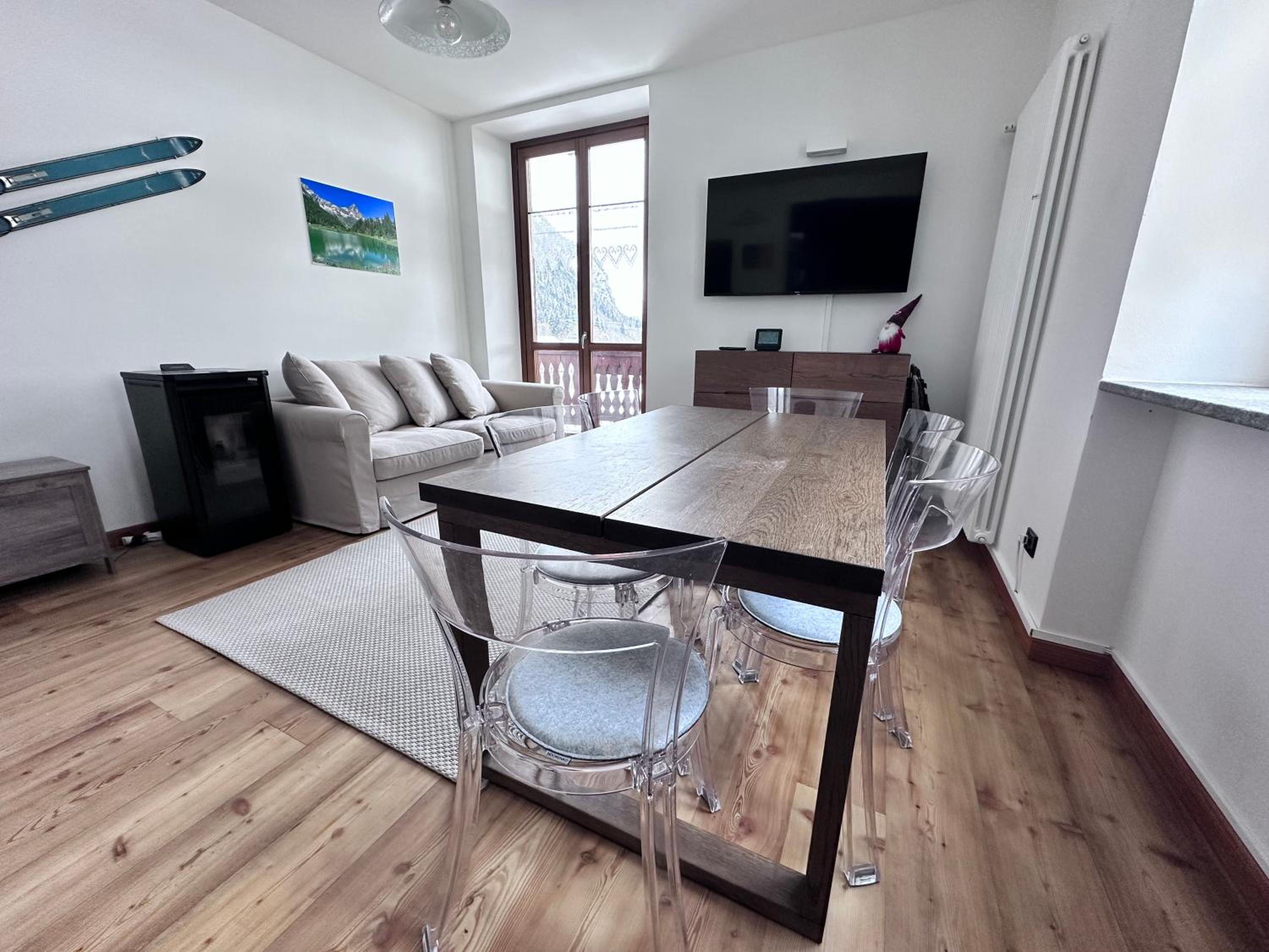 Cervinia House - Alpine Apartments & Chalet