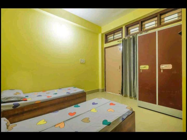 BHAVISHA LUXURY HOSTEL view 5