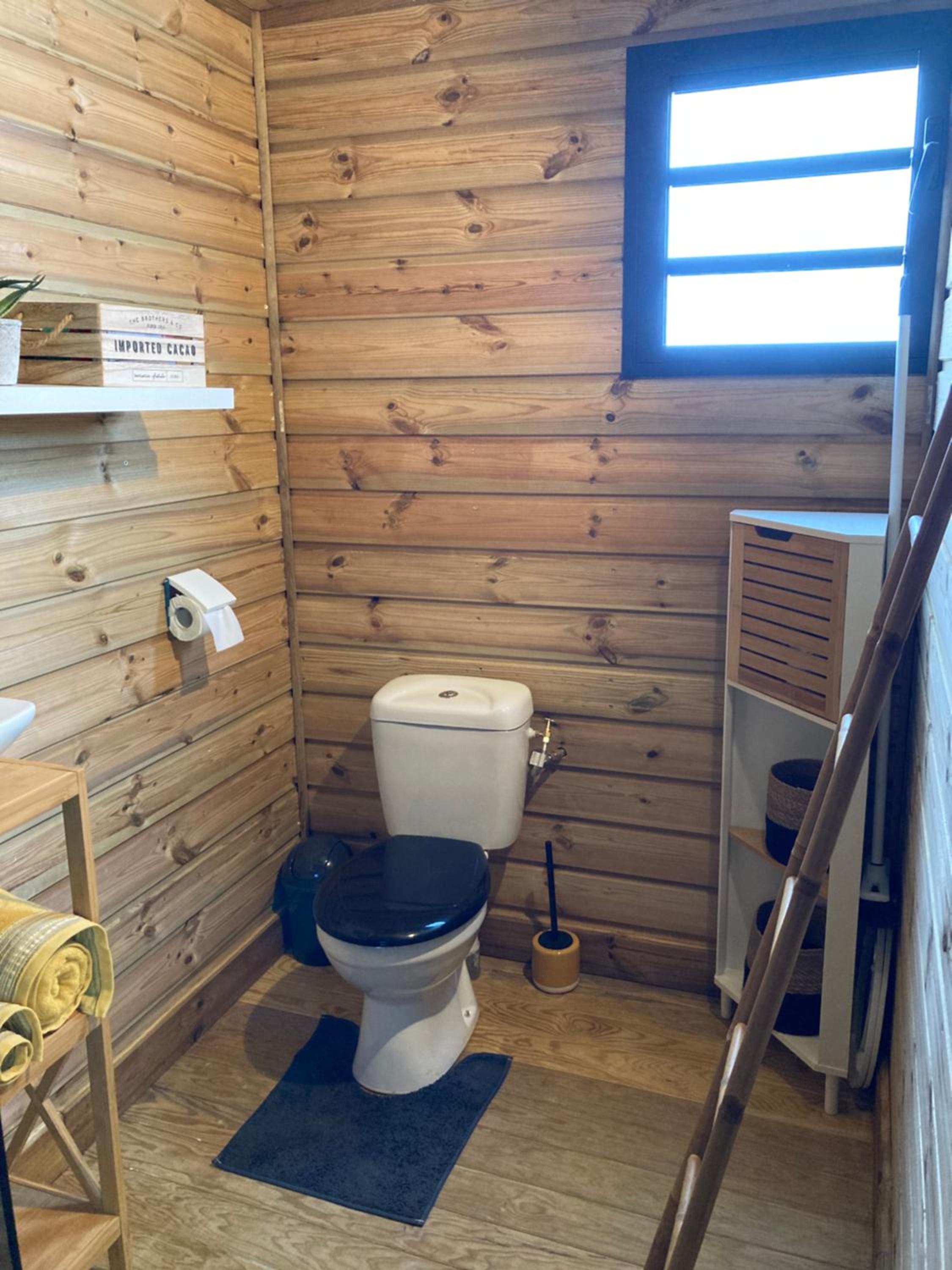 Tiny house bois cosy « Halte là » view 3