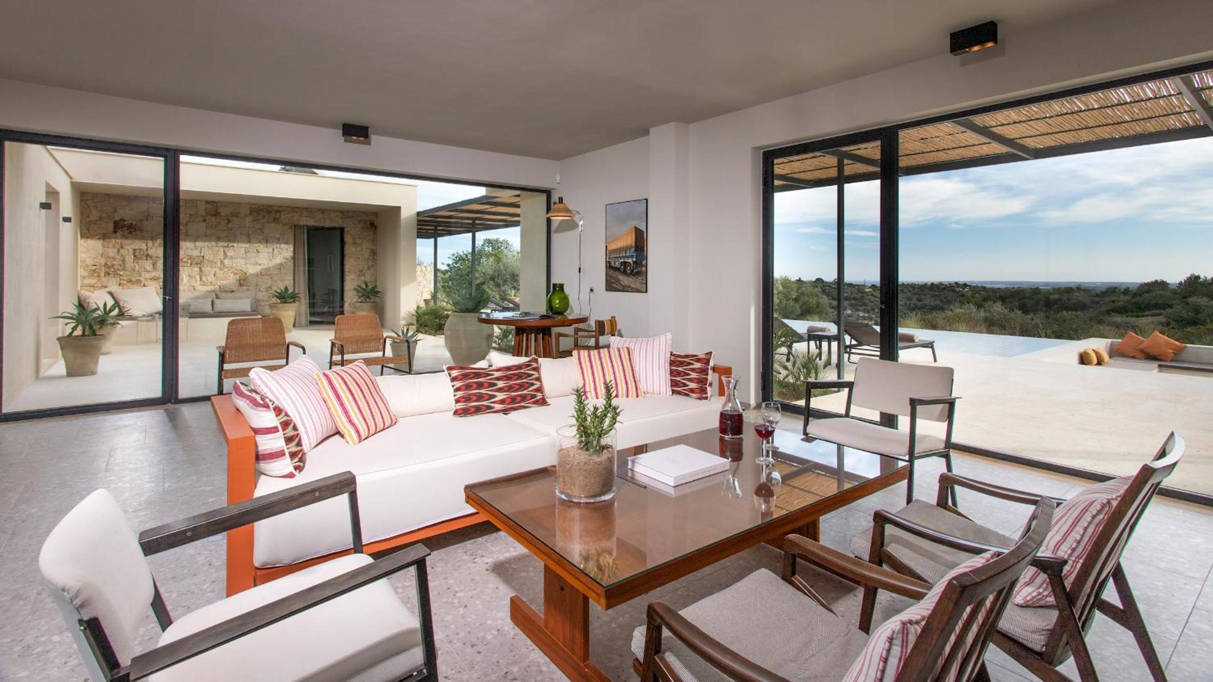 VILLA AMORE 8, Emma Villas view 3