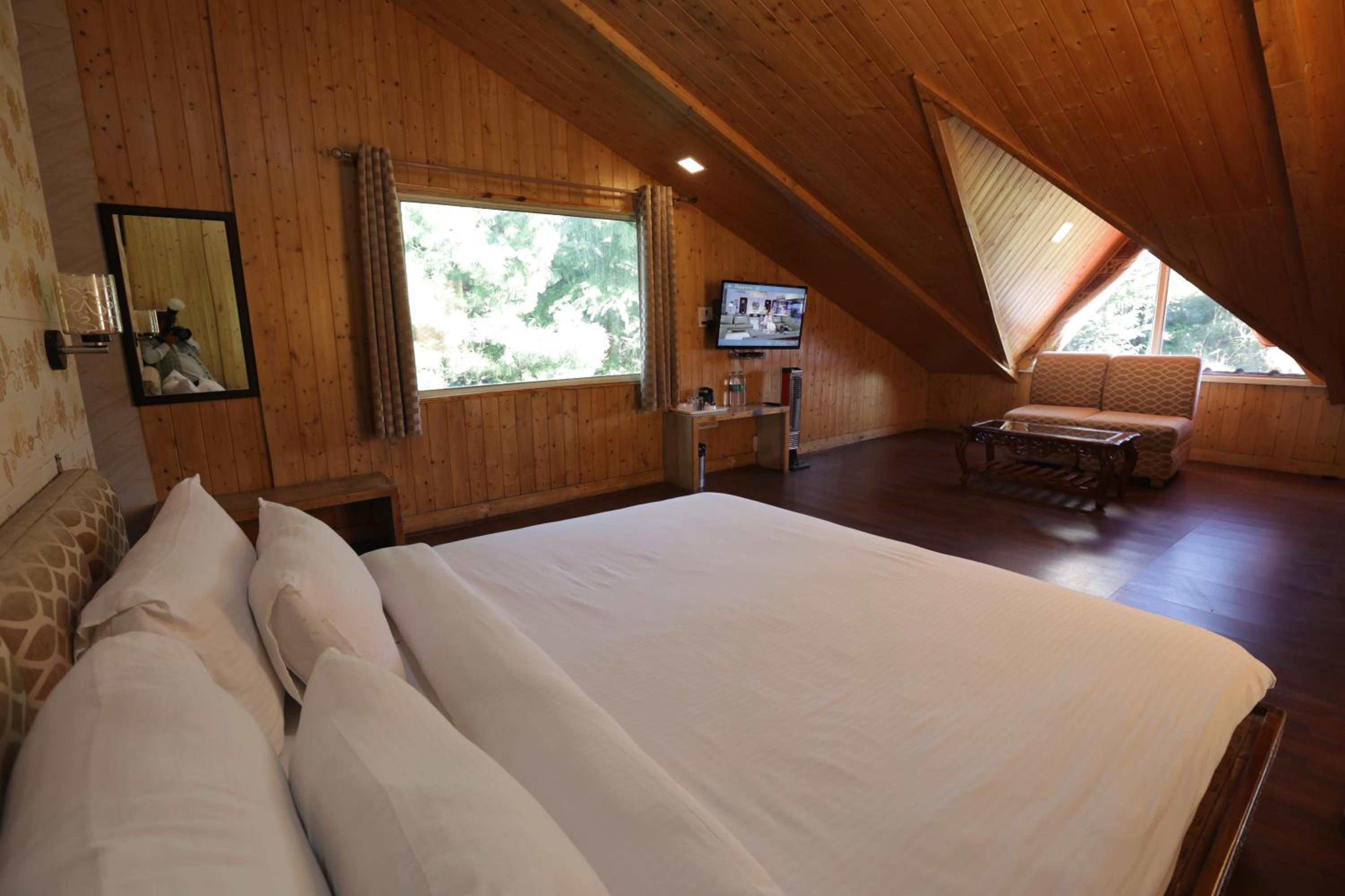KVR Clarks Inn, Kufri