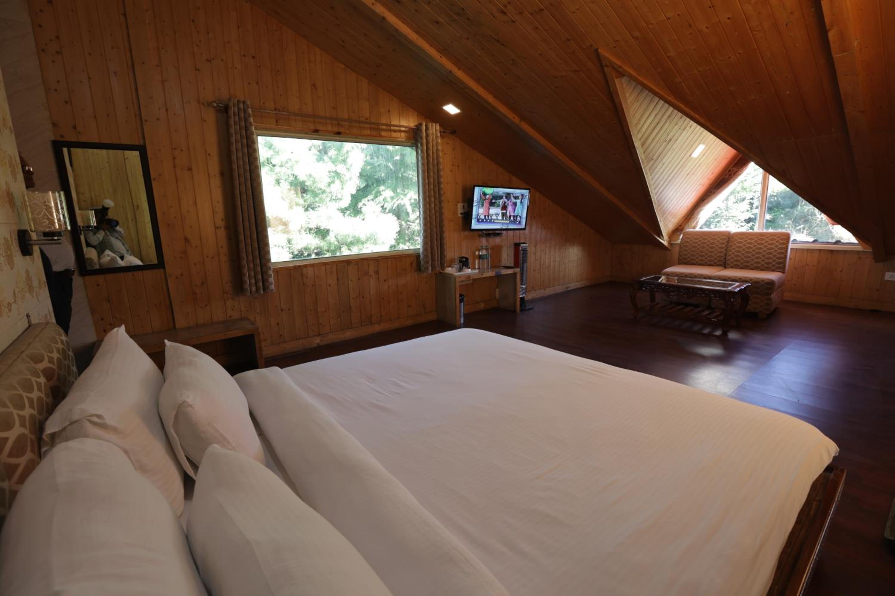 KVR Clarks Inn, Kufri