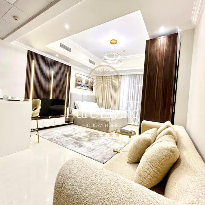 Pure Living - Magnificent Studio With Views of Burj Khalifa