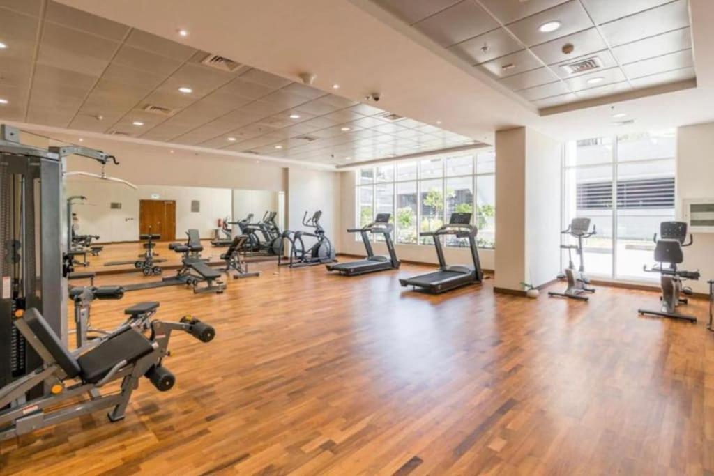 Pure Living - Magnificent Studio With Views of Burj Khalifa