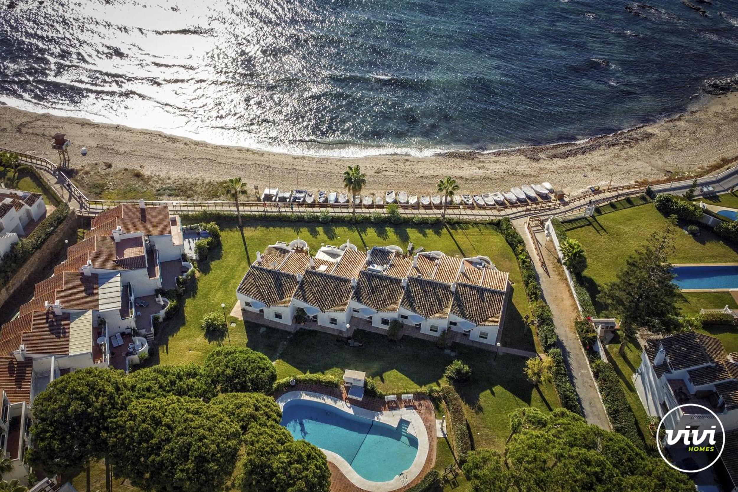 ViVi Homes - Nico Pool, Terrace & Sea View