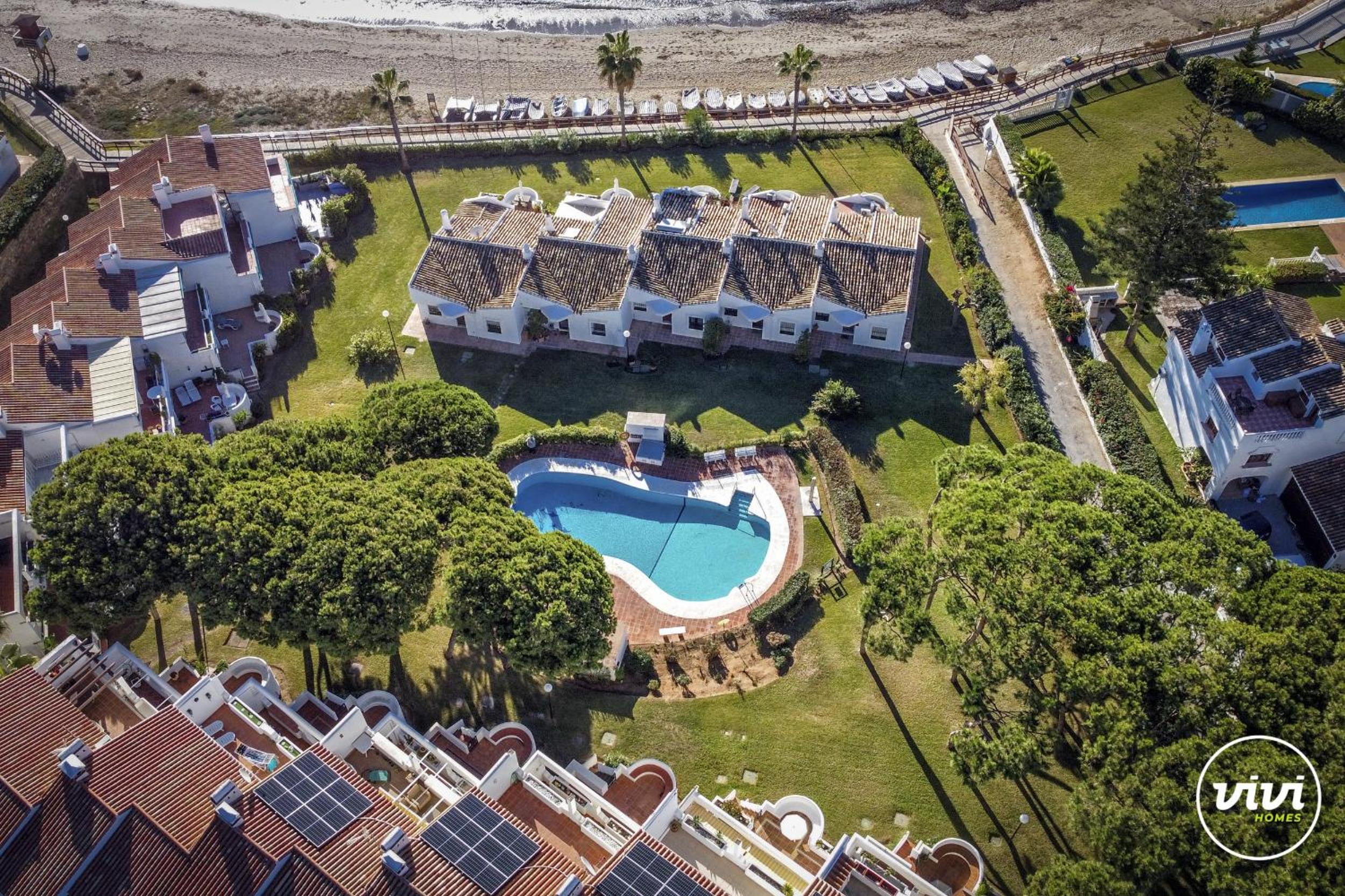 ViVi Homes - Nico Pool, Terrace & Sea View