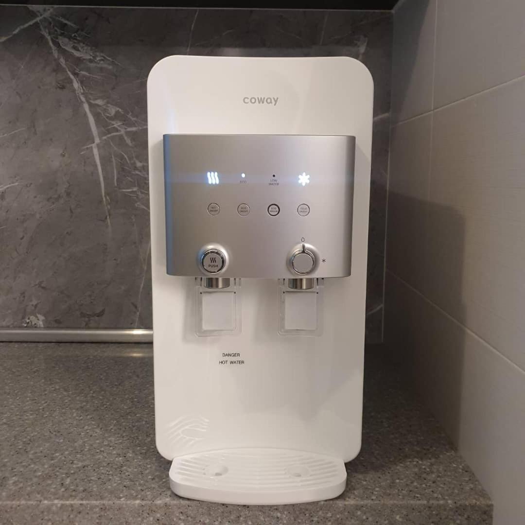 Paradigm Mall 1BR-Poolview-Netflix-WiFi by JB RelaX Homestay